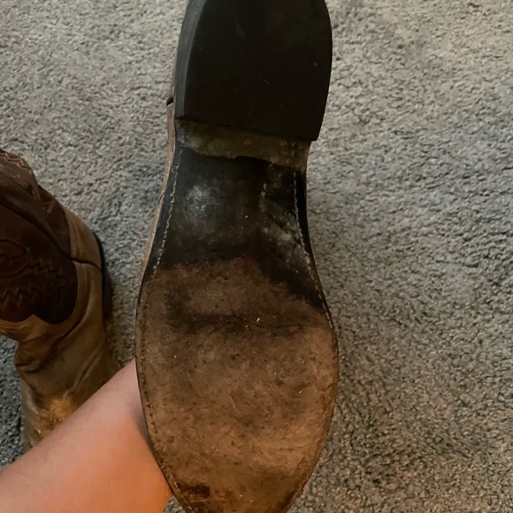 Gently warn Lucchese’s.  Soft Ostritch.  Size 9 - Picture 5 of 8